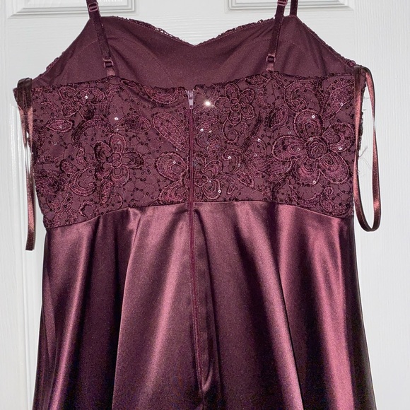 Special occasion dress BRAND NEW NEVER WORN - Picture 5 of 9